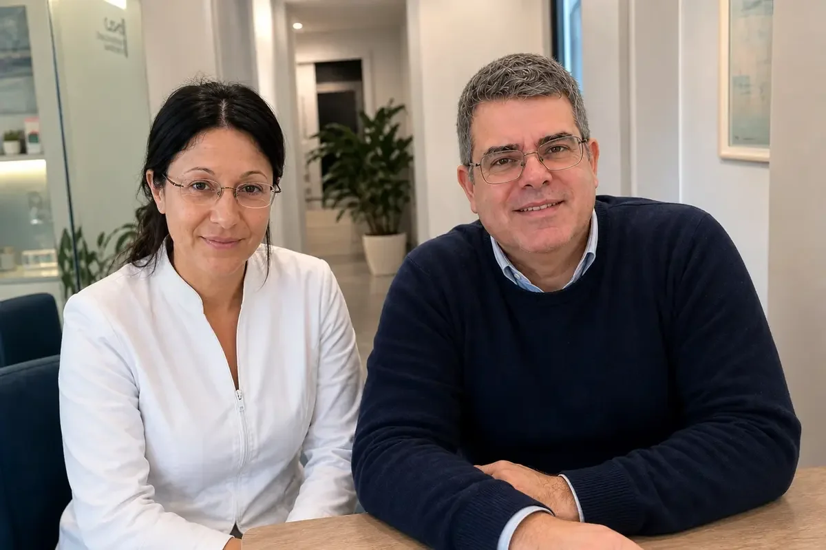 Dott.ssa Stefania Castelluccio e Riccardo Pasqui nello studio Smile Dental